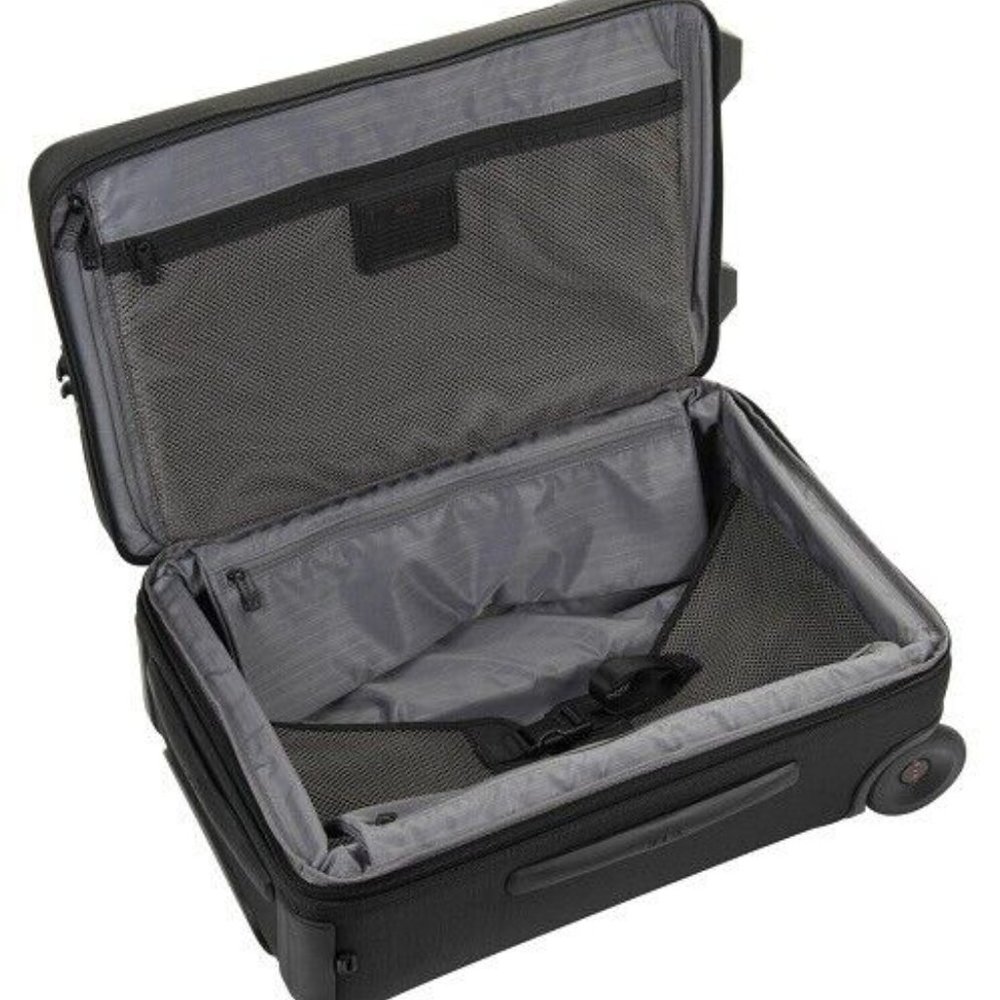 Tumi Alpha 2 International Expandable 22" 2 Wheeled Carry-On Luggage NWT - Picture 5 of 10